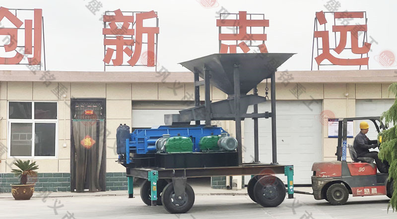 時產(chǎn)70、80噸雙輥式破碎機(jī)型號及參數(shù)